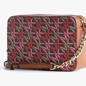 Michael Kors Jet Set 32H1GJ6M21 Brown
Multi MD Camera Bag
